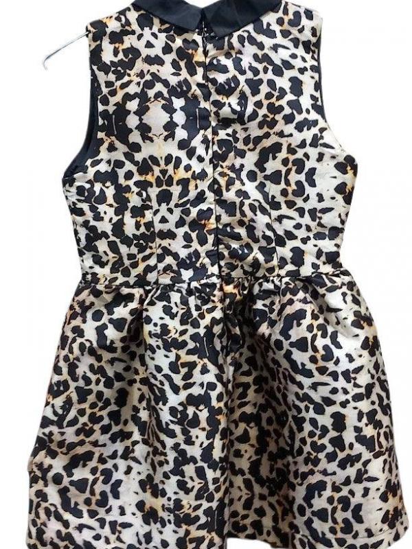 Robe fillette derriere